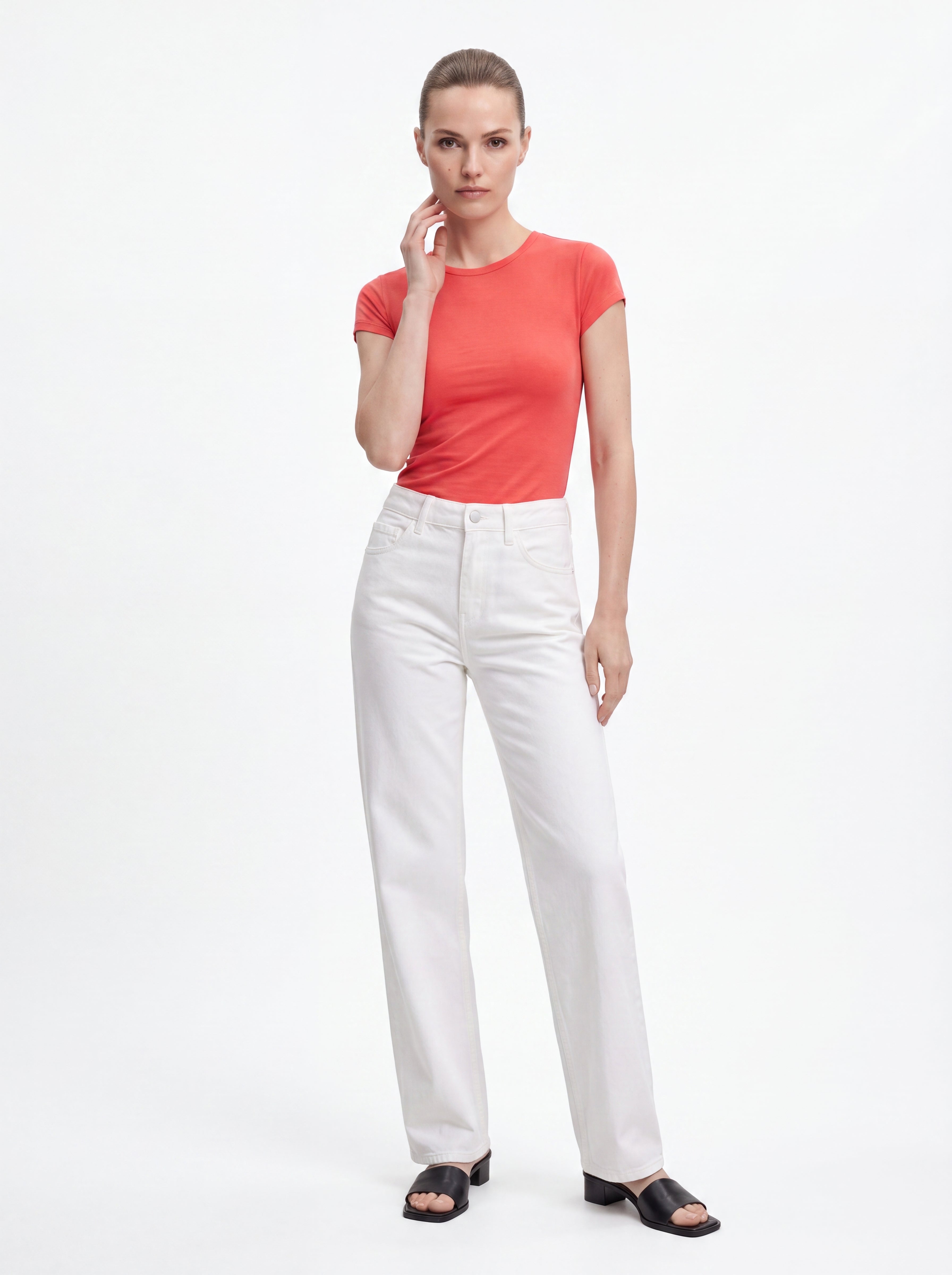 Women's Coral Crew Neck Fitted T-Shirt – Premium European Everyday Essential